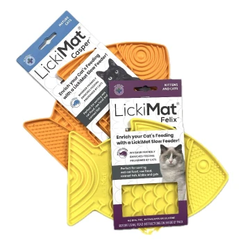 Zwei LickiMat Langsamfütterer für Katzen, einer mit der Aufschrift "Casper" und der andere "Felix", mit leuchtenden Farben und einem Katzenbild.