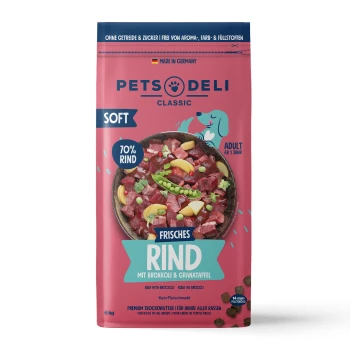 Sac de nourriture pour animaux avec 'Pets Deli Classic Soft' contenant 70 % de bœuf, brocoli et grenade. Convient aux chiens adultes de plus d'un an.