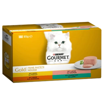 Gourmet Gold Katzenfutterpackung mit einer weißen Katze auf der Vorderseite, die vier 85g Mousse-Dosen mit Geschmacksrichtungen: Huhn, Lachs, Kaninchen und Leber enthält.