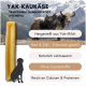Yak-Käse-Stick vor einem Bergyak; Höhepunkte: "Handgefertigt," "3 Monate gereift," "Laktosearm," "Keine Zusatzstoffe," "Reich an Kalzium."