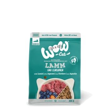 Premium Katzenfutterbeutel mit der Aufschrift "WOW-Cat", der Lamm und Leinsamen enthält, mit Bildern von Trockenfutter, Fleisch und Heidelbeeren, 325 g.