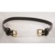 Ein brauner Leder-Haustierhalsband mit goldenen Schnallen, flach auf einer weißen Oberfläche ausgelegt.