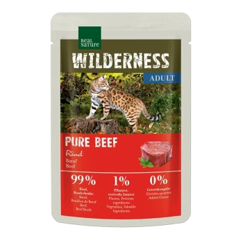 Verpackung von Wilderness Adult Pure Beef Haustierfutter mit einer Wildkatze in einer natürlichen Umgebung, mit 99% Rindfleisch, 1% Gemüse und 0% zugesetzten Getreiden.