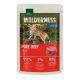 Opakowanie karmy dla zwierząt Wilderness Adult Pure Beef z dzikim kotem w naturalnym otoczeniu, z 99% wołowiny, 1% warzyw i 0% dodanych zbóż.