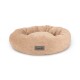 Ein plüschiges, rundes Haustierbett in einem hellbeigen Farbton mit einem gepolsterten Design, versehen mit einem grauen Etikett, auf dem "Scruffs" steht.