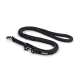 Schwarze Hundeleine mit reflektierenden Nähten und einem stabilen Clip, mit einem kleinen 'liónto' Logoetikett.