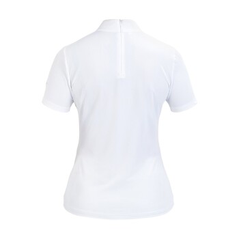 Ein schlichtes weißes Poloshirt mit kurzen Ärmeln, von hinten betrachtet, mit einem kleinen Kragen und einem Reißverschluss am Hals.