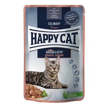Happy Cat Culinary Beutel mit einer getigerten Katze, beschriftet mit 'AtlantikLACHS', mit 'Keine zugesetzten Konservierungsstoffen' und 'Alles in einem.'