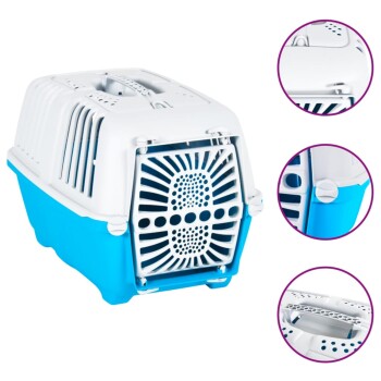 Eine blau-weiße Haustiertrage mit einer belüfteten Vorderseite und einem Griff, mit Nahaufnahmen ihrer Verriegelungsmechanismen.