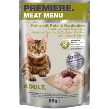 Katvoer verpakking met een bruine tabby, gelabeld "Premiere. Meat Menu" en "Kip met Kalkoen & Konijn." Benadrukt "100% Vers Vlees" en "Graanvrij."
