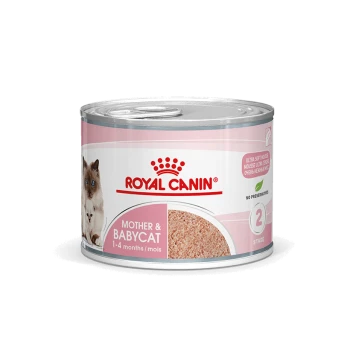 Royal Canin Dose 'Mother & Babycat' Nassfutter, rosa Etikett, 1–4 Monate, Stufe 2; 'No Preservatives' ist sichtbar.