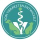 Logo mit einem veterinärmedizinischen Symbol mit einer Schlange und einem Stab, flankiert von Silhouetten eines Hundes und einer Katze, mit dem Text 'VON TIERÄRZTEN ENTWICKELT.'