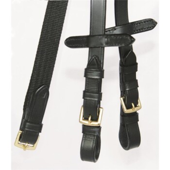 Drei schwarze Haustierhalsbänder aus Leder und Stoff, mit goldenen Schnallen und verstellbaren Riemen, vor einem weißen Hintergrund präsentiert.