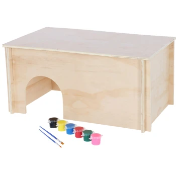 Unbemaltes hölzernes Haustierhaus mit bogenförmigem Eingang, sechs kleinen Farbtöpfen und zwei Pinseln auf weißem Hintergrund.