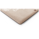 Ein plüschiges, beiges Haustierbett mit einer weichen, strukturierten Oberfläche und einem dunkelbraunen Rand, mit einem kleinen Lederetikett.