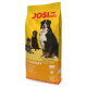 Hundefutterbeutel mit der Marke "JOSI DOG" powered by Josera, beschriftet mit "ECONOMY (22/8) ADULT" mit Bildern von drei Hunden.