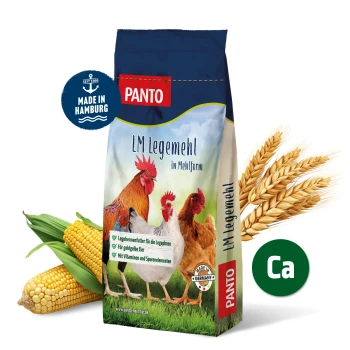 PANTO LM Legemehl Tasche für Geflügelfutter, mit drei Hühnern auf einem grasbewachsenen Hintergrund. Der Text hebt die Vorteile für legende Hennen hervor.
