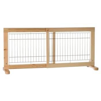 Holztiergitter mit Metallstäben, entworfen, um Haustiere zu halten, mit einer natürlichen Oberfläche und robuster Konstruktion.