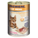 Eine Dose Premiere Meat Menu Katzenfutter mit einem Etikett für ein getigertes Kätzchen, das "Rind & Geflügel-Medley," "getreidefrei" und "100% frisches Fleisch" zeigt.
