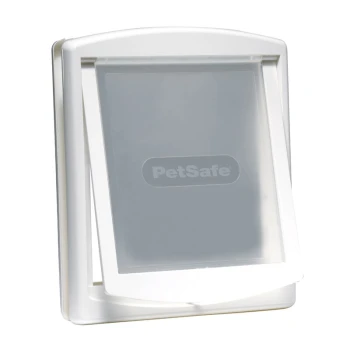 2-Wege Haustiertür weiß L Weiße Haustiertür mit einer transparenten Klappe, auf der das Logo "PetSafe" deutlich auf der Klappe angezeigt wird.