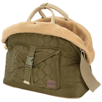 Olijfgroene gewatteerde huisdierdrager met beige nepbont voering, voorvak en "more lifestylepets" label.