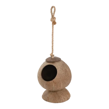 Hangend kokosnoot vogelhuisje met een ronde vorm, een ingangsgat aan de voorkant en een touw voor gemakkelijke ophang.