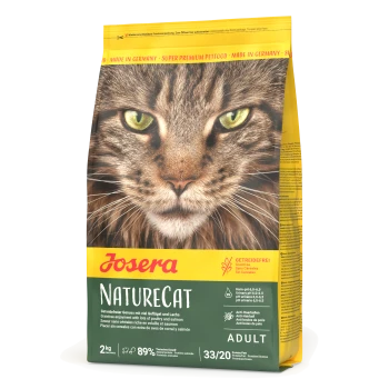 Ein gelber Josera NatureCat-Beutel mit grünen Akzenten zeigt das Gesicht einer Katze, beschriftet mit "Getreidefrei" und "ERWACHSEN," mit 89% tierischem Protein.