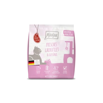 Rosa MJAMJAM Katzenfuttertüte mit der Aufschrift 'Frisches Lachsfilet & Geflügel', einem 'Mit Frisch Fleisch'-Anhänger, Katzensilhouette und deutscher Flagge.