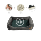 Hundebett mit einem dunkelgrauen Äußeren und grünem Inneren, mit einem Pluszeichen-Symbol und Text, der eine Dicke von 4 cm für Komfort angibt.
