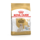 Royal Canin Adult Labrador Retriever Hundefutterbeutel, entworfen für Hunde über 5 Jahre, mit einem Bild eines Labradors und ernährungsphysiologischen Angaben.