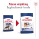 Vergelijking van twee Royal Canin hondenvoerzakken: links "MAXI Adult" met een Duitse Herder, rechts "L maxi adult" met een hond en gezondheidsnotitie.