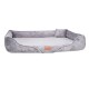 Graues, plüschiges rechteckiges Haustierbett mit erhöhten Seiten, kleinem Kissen und "tierlando"-Etikett vorne.