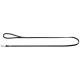 Schwarze Hundeleine mit einem Schlaufenhandgriff und einem Metallclip am Ende, vor einem weißen Hintergrund präsentiert.