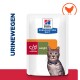 Hill's Prescription Diet c/d Stress Multicare Weight kattenvoer zakje met een grijze tabby kat met een blauwe halsband, gelabeld 'URINEWEGEN.'