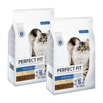 Zwei Beutel Perfect Fit Katzenfutter, beschriftet mit 'Indoor 1+', mit einem Bild einer flauschigen Katze, das die Unterstützung für die Gesundheit des gesamten Körpers betont.