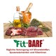 Bild von rohen Haustierfutterzutaten, einschließlich Fleisch, Kräutern und Öl, mit dem Text "Fitt-BARF" und einem Slogan über tägliche Ernährung.