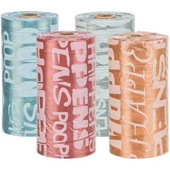 Quatre rouleaux de sacs à déchets pour animaux colorés en bleu, rose, orange et vert clair, avec des motifs de texte ludiques liés aux déchets d'animaux.