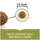 Kom met huisdiervoer brokjes met een uitgelichte 14 mm stuk en de tekst "TASTE YOUR PET WILL NATURALLY CRAVE" eronder.