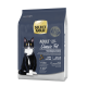 Schwarz-weiße Katze auf einer Tüte Select Gold Adult Classic Fit Katzenfutter, das Huhn und Reis enthält, mit Nährwertangaben auf Deutsch.