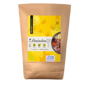 Braune Tüte FAVLY Tiernahrung mit der Aufschrift „Kaninchen“ mit Amaranth, Linsen, Chicorée und 8,1 kg frischem Fleisch.