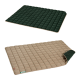 Zwei Haustiermatten werden angezeigt: eine dunkelgrüne gesteppte Matte oben und eine beige gesteppte Matte mit einer umgeklappten Ecke unten.