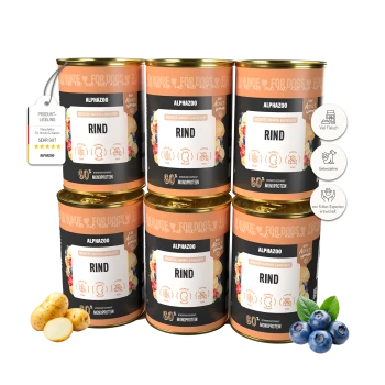 Dosen mit Haustierfutter, beschriftet mit 'Rinderschmaus Kartoffel & Heidelbeere', mit Zutaten wie Rindfleisch, Kartoffeln und Heidelbeeren.