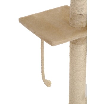 Ein beiger Katzenbaum mit einer weichen, plüschigen Plattform und einem mit Sisal umwickelten Pfosten mit einem hängenden Spielzeug.