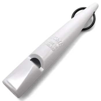Weiße Plastik-Hundetrainingpfeife mit schwarzem Lanyard-Ring, geprägter Text „ACME MADE IN ENGLAND“.