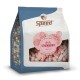 Eine Tüte "Speed Fruity Strawberry Horse Snack" mit einem klaren Fenster, pinkem Etikett und Erdbeerillustrationen.