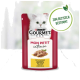 Purina Gourmet Mon Petit Intense Katzenfutterbeutel mit einer weißen Katze, mit dem Text, der angibt, dass es Huhn enthält und recycelbar ist.