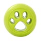 Helles grünes Gummihundespielzeug in Form eines Pfotenabdrucks, mit drei Löchern und einer glatten Oberfläche.