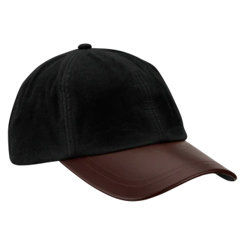 Schwarze Stoff-Baseballkappe mit braunem Leder-Schild, keine sichtbaren Texte oder Logos.