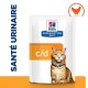 Emballage de nourriture pour chats Hill's Prescription Diet c/d, présentant un chat avec un collier bleu, et le texte "Santé Urinaire" à gauche.