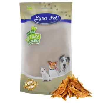 Eine Tüte Lyra Pet Hundeleckerlis mit einer Grafik von drei Hunden und den Etiketten "Lyra Nature Power" und "100% natürlich." Getrocknete Leckerlis vorne.